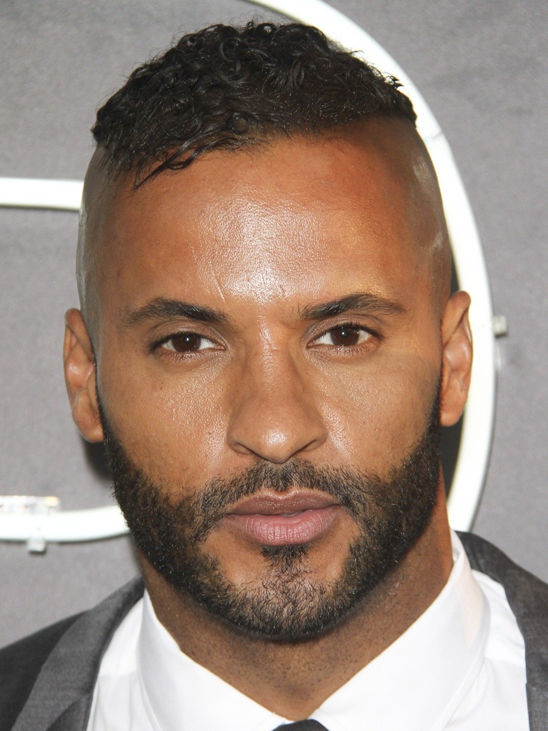 How tall is Ricky Whittle?